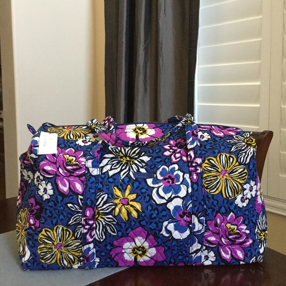 Vera Bradley Handbags - NWT VERA BRADLEY LARGE DUFFEL